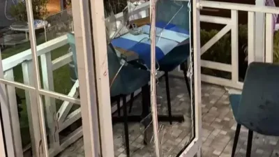 澳男普吉岛餐厅 撞上玻璃门后身亡