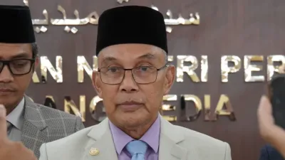 玻公务员获500令吉奖励金   苏克里：明年1月发放